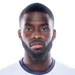 Fikayo Tomori kläder