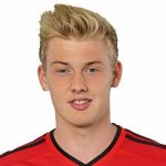 Julian Brandt kläder