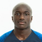 Moussa Diaby kläder